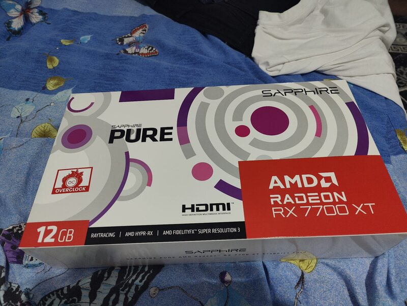 Pure AMD Radeon RX 7700 XT 12GB cu garantie 2 ani. Pret 2000.